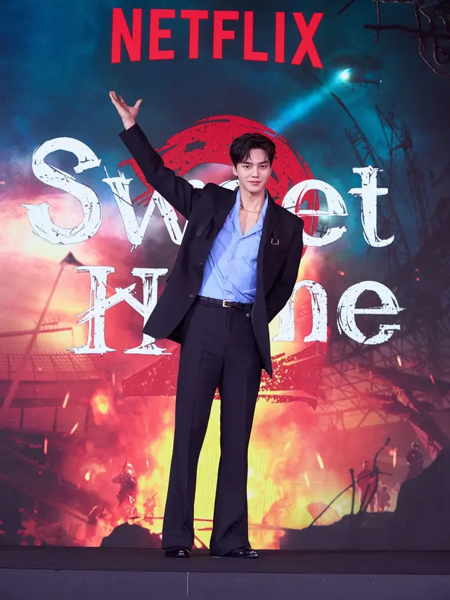 Song Kang dalam konferensi pers serial Sweet Home, Kamis (30/11/2023). (Foto: Netflix)