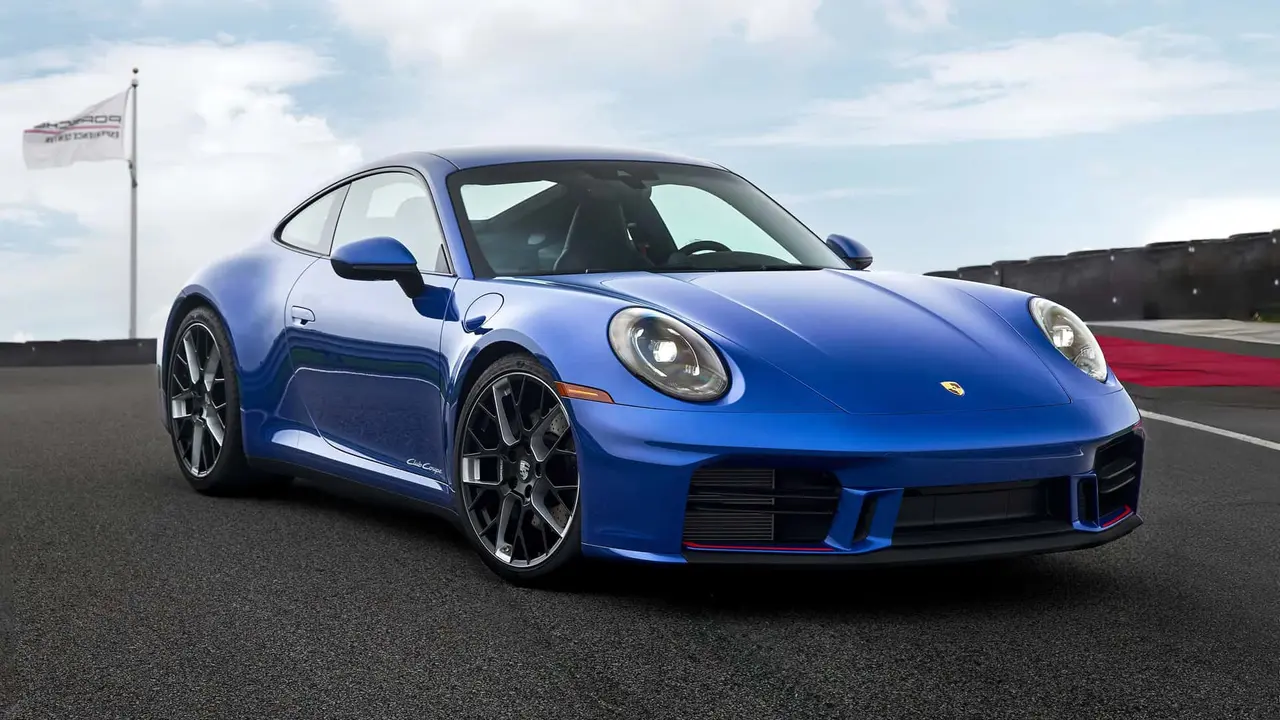911 Carrera T Club Coupe 2026 (Carscoops)