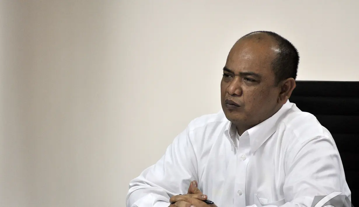 Gulat Manurung menjadi terdakwa karena memberikan uang sejumlah 166.100   dolar AS (sekitar Rp2 miliar) kepada Gubernur Riau 2014-2019 Annas   Maamun, Pengadilan Tipikor, Jakarta, Senin (5/1/2015).   (Liputan6.com/Miftahul Hayat)