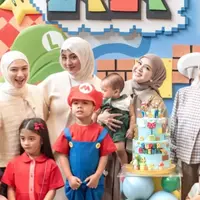 Geng Mamayu saat Hadir Ulang Tahun Putra Pertama Kesha Ratuliu. [@kesharatuliu05]