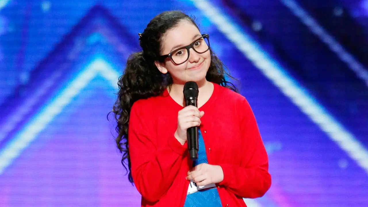 Peserta America's Got Talent Lori Mae Hernandez (eonline)