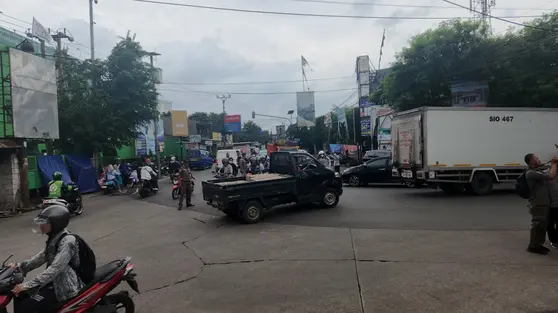 Mengurai Benang Kusut Macet Jalan Raya Sawangan Depok