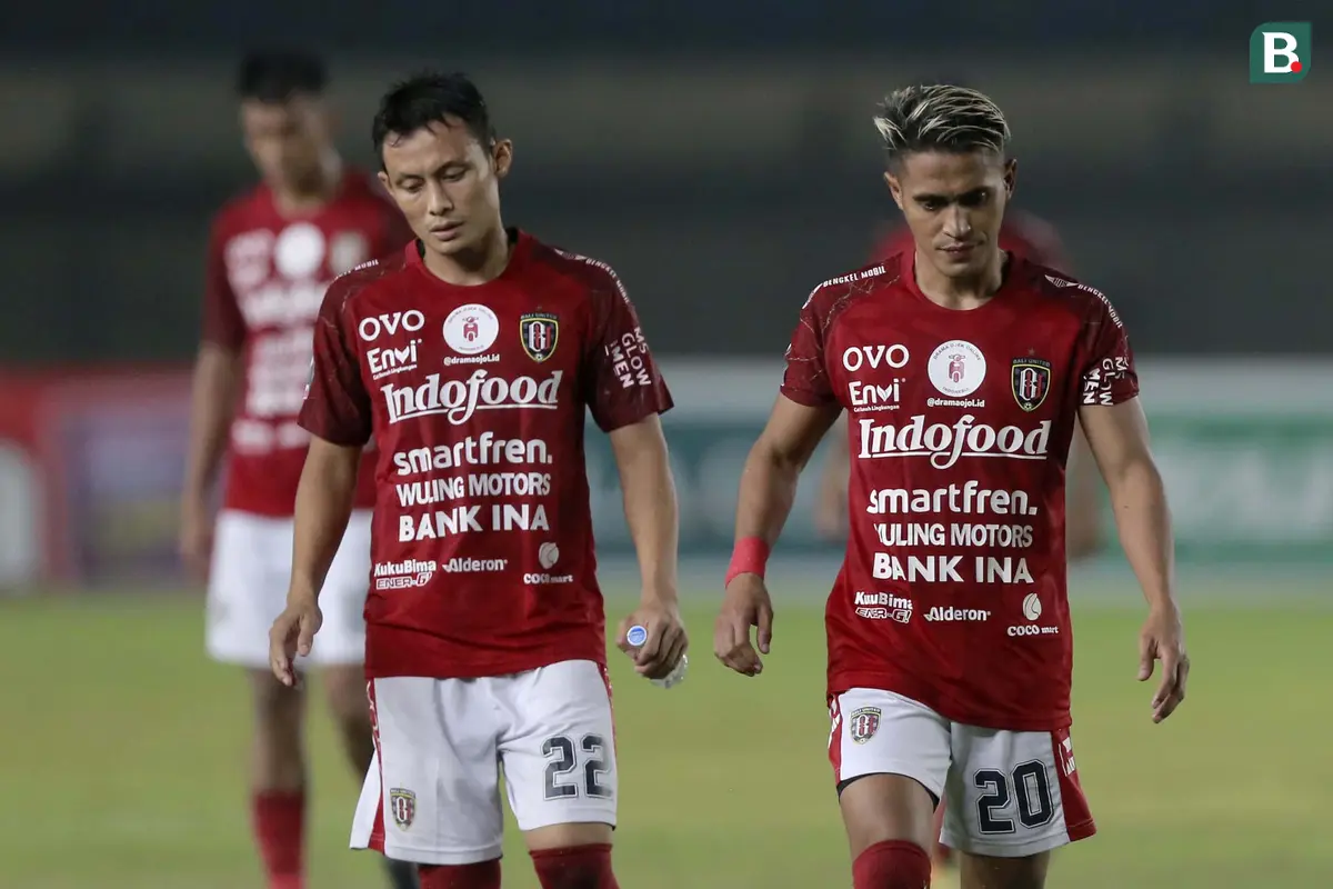 FOTO: Kejutan, PSS Sleman Singkirkan Bali United Lewat Adu penalti - Dias Angga Putra; Mohammad Sidik Saimima