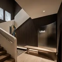 Instalasi Khayalkini di Lifted MedSpa. [Dok/Lifted MedSpa].