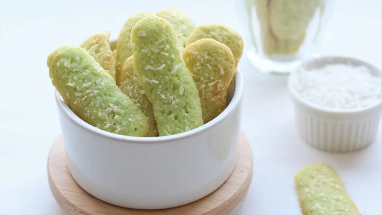 kue lidah kucing
