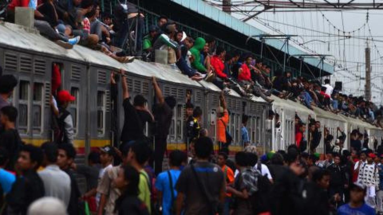 PT Kereta Api Indonesia dinobatkan sebagai BUMN terbaik 2012
