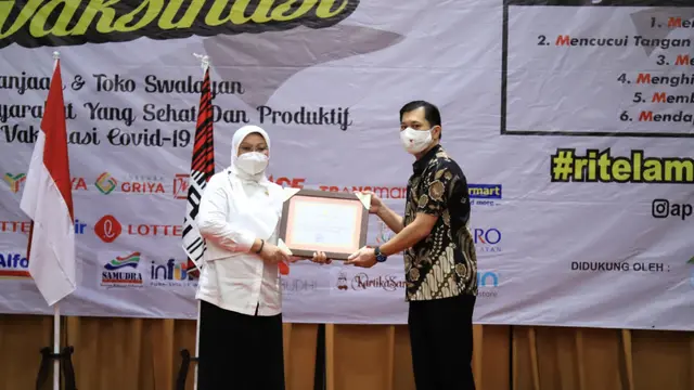 Ribuan Pekerja Ritel Sudah Divaksin, Menaker Ida Harap Herd Immunity Segera Terbentuk