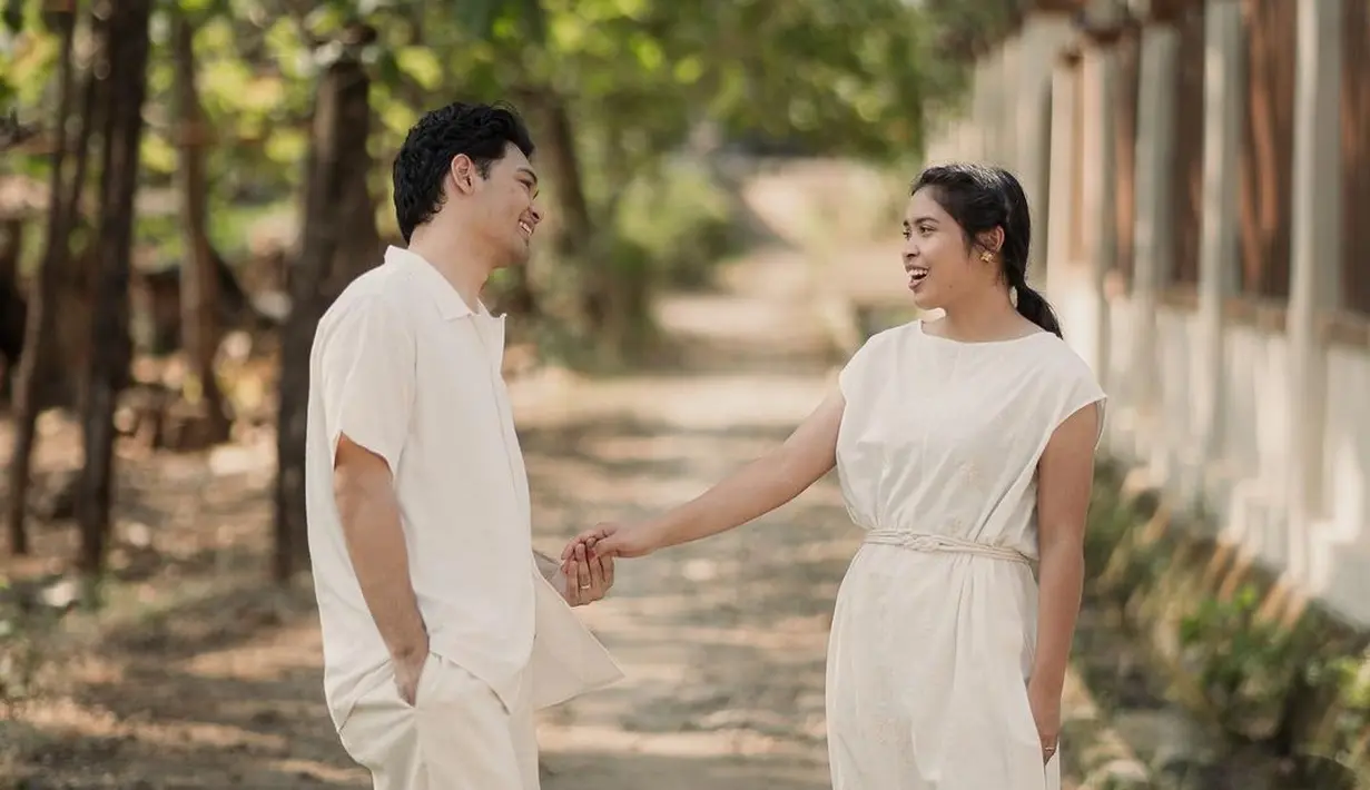 Di samping itu, beberapa potret mereka yang menunjukkan gaya kompak tak luput dari perhatian. [@mikha97/@gregoriamrska].