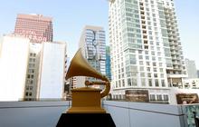 Ramai-Ramai Pemenang Grammy Awards 2026 Protes ICE OUT Kompak Kenakan Pin Hitam
