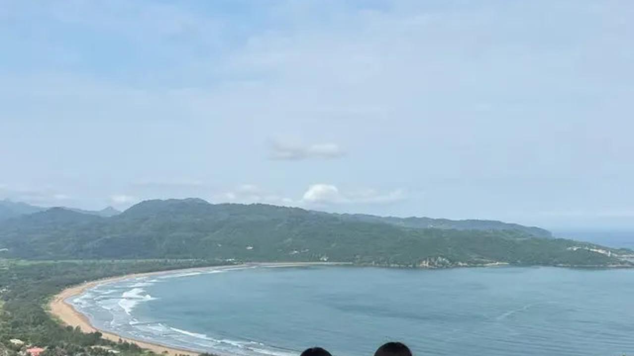 Galeri Foto Annisa Yudhoyono Jalan-jalan ke Pacitan Bareng Anak, Nikmati Suasana Alam