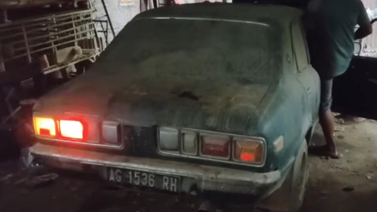 Usai melalui proses panjang, akhirnya mobil tua ini berhasil dinyalakan kembali.&nbsp;<br>