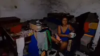 Rumah Diah Risti Kusuma Putri yang tanpa listrik. (Dok: TikTok @baks_888)