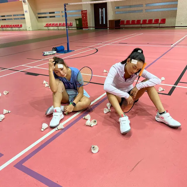 Erika Carlina dan Hesti Purwadinata