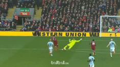 Berita video momen Roberto Firmino beraksi mengecoh dan membuat malu kiper West Ham United. This video presented by BallBall.