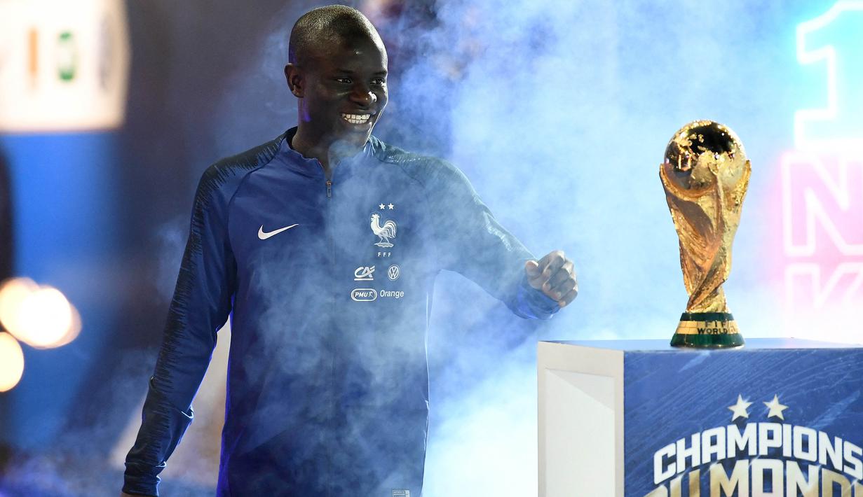 Kante sejatinya masih diandalkan Timnas Prancis. Jika dalam kondisi bugar, ia diyakini akan dibawa ke Qatar. Di sisi lain, Kante cukup sering cedera pada musim 2021/2022 lalu melewatkan banyak laga bersama Chelsea. (AFP/Franck Fife)