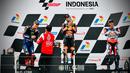 Presiden Joko Widodo memberi selamat kepada pemenang MotoGP Indonesia 2022, Miguel Oliveira, Fabio Quartararo dan Johann Zarco di Sirkuit Mandalika, Lombok, Nusa Tenggara Barat, Minggu (20/3/2022). (Foto: Laily Rachev-Biro Pers Sekretariat Presiden)