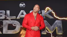 Dwayne Johnson dalam Premier Black Adam di Times Square, New York City, 12 Oktober 2022.  (Evan Agostini/Invision/AP)