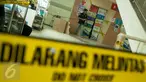 Garis polisi terpasang di depan lift yang terjatuh di Blok M Square, Jakarta Selatan, Jumat (17/3). Lift yang mengangkut banyak orang itu jatuh ke lantai dasar dari lantai 7. (Liputan6.com/Gempur M Surya)