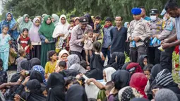 Pejabat tersebut mengatakan, kontingen terbesar dari minoritas Myanmar yang teraniaya akan tiba dalam beberapa bulan ke depan. (Jon S./AFP)
