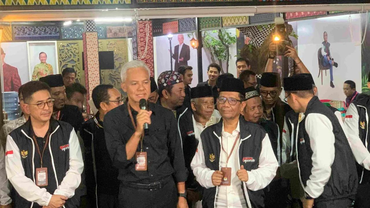 Direktur Hukum TPN Ganjar - Mahfud, Ronny Talapessy membahas mengenai pengrusakan baliho Ganjar-Mahfud. Dia meminta masyarakat melaporkan jika terjadi pengrusakan.
