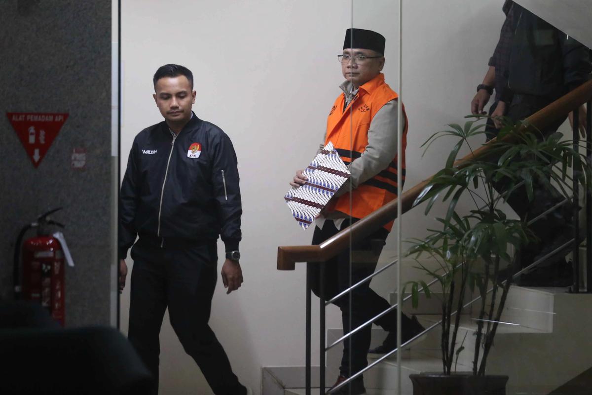 FOTO: KPK Resmi Menahan Yaqut Cholil Qoumas dalam Kasus Dugaan Korupsi Haji