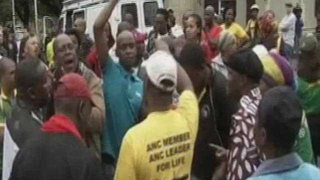 [VIDEO] Tari dan Nyanyian Warga Afsel untuk Nelson Mandela