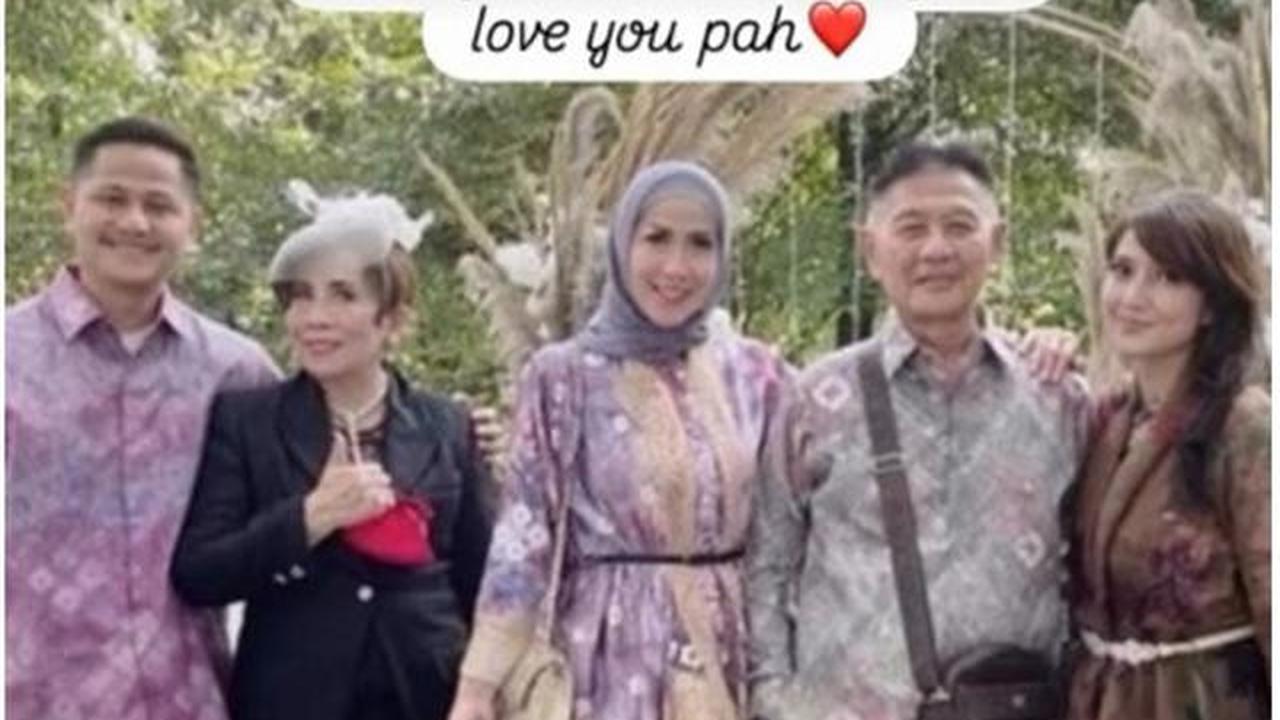 Ayah Venna Melinda Meninggal Dunia, Ini 6 Potret Kenangan Bersama Keluarga