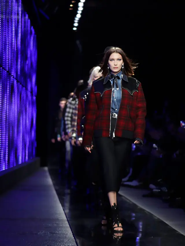 Bella Hadid-Milan Fashion Week