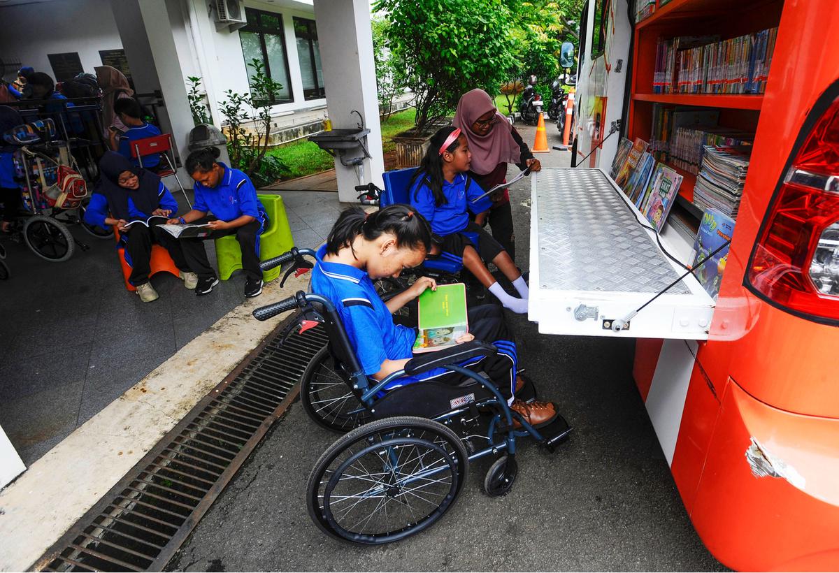 Penyandang difabel tingkatkan minat baca lewat perpustakaan keliling