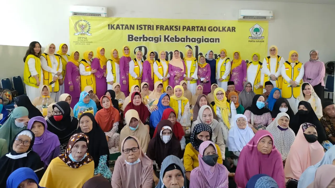 Ikatan Istri Fraksi Partai Golkar (IIFPG) DPR RI menggelar kegiatan amal dalam rangka menyambut Ramadan 1444 Hijriah, Rabu (12/4/2023).