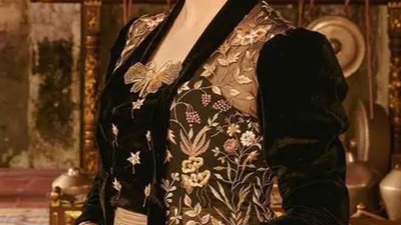 Potret Cantik Selvi Ananda saat Hadiri Upacara Ulang Tahun Kota Solo, Tampil Anggun Kenakan Kebaya