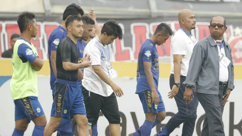 Liga 1 Indonesia, Persib Bandung, Semen Padang