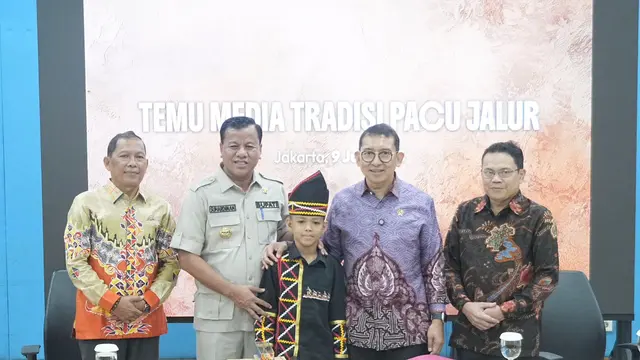 Kementerian Kebudayaan (Kemenbud) menggelar taklimat media bertajuk Temu Media Tradisi Pacu Jalur, dalam rangka memperkuat pemahaman publik terhadap promosi kekayaan budaya nasional.