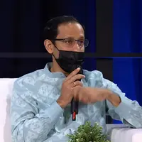 Nadiem Makarim bercerita tentang kecemasan sekaligus kebahagiaan saat melepas anak-anaknya kembali ke sekolah