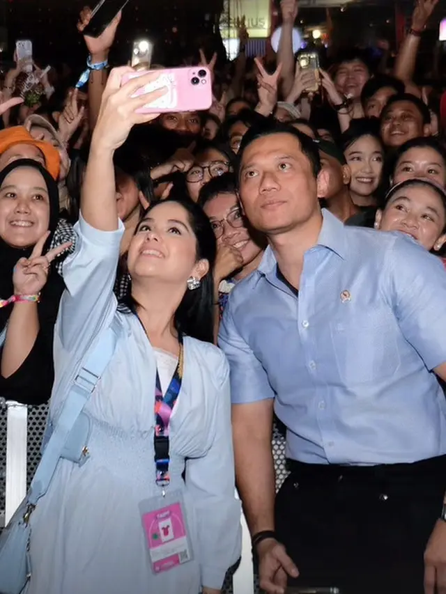 Gaya Serasi Annisa Pohan-AHY dan Aliya Rajasa-Ibas Nonton SBY Manggung di Pestapora 2024, Kedua Mantu Pepo Konsisten Pakai Tas Branded