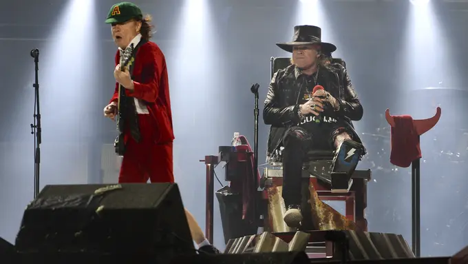 [Bintang] Axl Rose dan AC/DC 