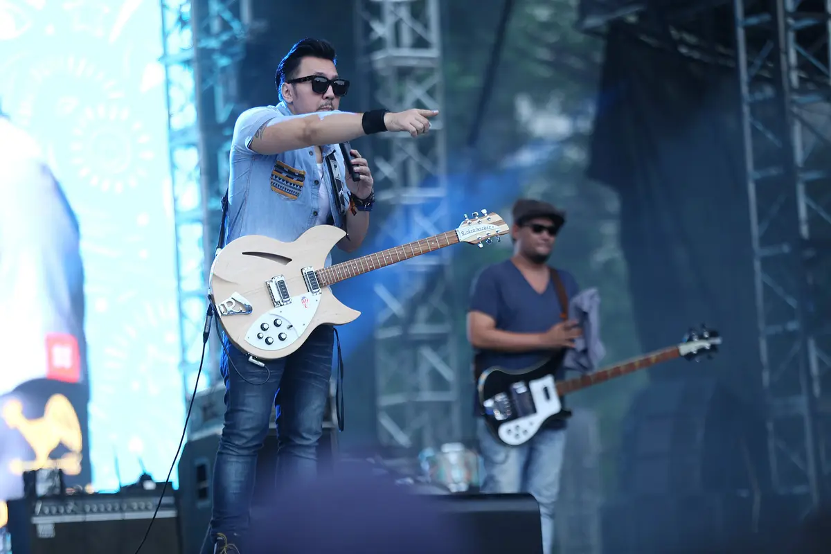 [Bintang] Naif