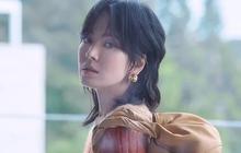 Bikin Pangling, Potret Terbaru Song Hye Kyo dengan Model Rambut Wolf Cut, Tampil Menawan Sambil Jinjing Tas Mewah