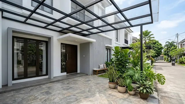 Desain Kanopi Teras Minimalis dengan Rangka Hollow dan Atap Transparan