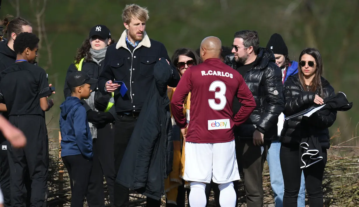 Kisah ini bermula dari manajer klub Inggris, Bull in The Barne United, Ed Speller yang memenangkan sebuah undian di Ebay bertajuk "Dream Transfer". (AFP/Oli Scarff)