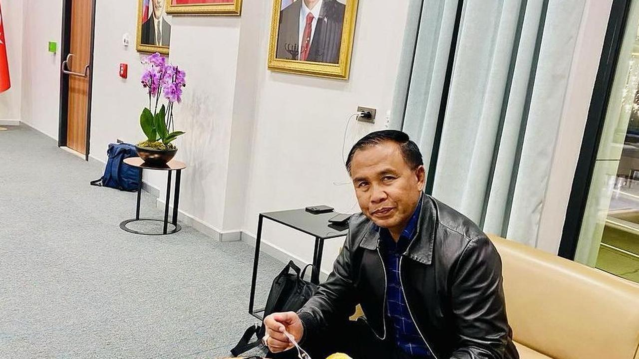 Mantan Komandan Kodiklatal Letnan Jenderal TNI (Mar)(Purn) Suhartono bernostalgia lewat foto jadul yang ia unggah di akun media sosial pribadinya.