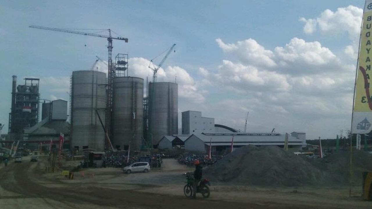 SIG saat ini, memiliki enam merek semen yang menjadi pemimpin pasar di masing-masing regionalnya, antara lain Semen Gresik, Semen Padang, Semen Tonasa, Dynamix, Semen Andalas serta Semen Baturaja.