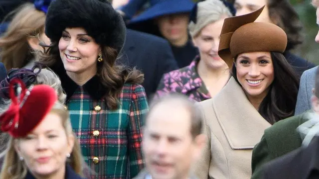 Ikut Calon Suami, Gaya Natalan Meghan Markle yang Super Elegan