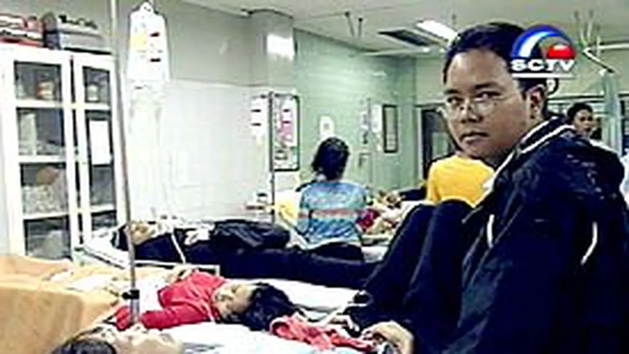 071102aKeracunan.jpg