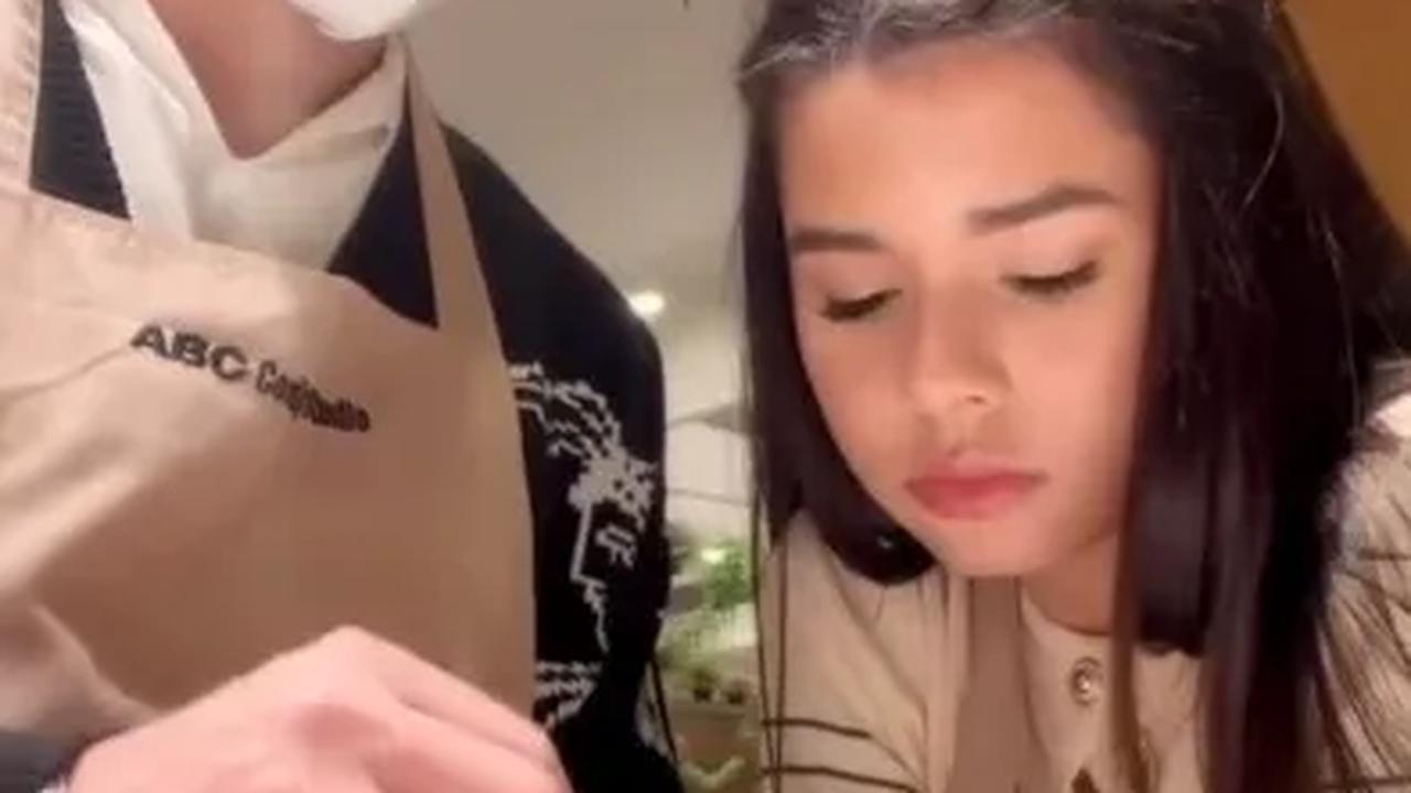 Diduga Masih Pacaran, Intip Momen Keseruan Maria Theodore Cooking Date bareng Jefri Nichol