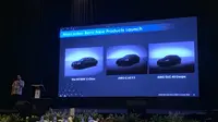 Kariyanto Hardjosoemarto, Sales and Marketing Director MBDI mempresentasikan tiga model baru yang akan diboyong Mercedes-Benz ke Indonesia pada konferensi pers GIIAS 2024 di bilangan Sudirman, Rabu (12/6/2024). (Liputan6.com/Khizbulloh Huda)