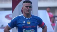 Kapten sekaligus penyerang PSI, Cristian Gonzales. (Bola.com/Vincentius Atmaja)