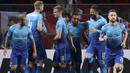 Para pemain Arsenal merayakan gol yang dicetak oleh Theo Walcott ke gawang BATE Borisov pada laga Liga Europa di Stadion Borisov, Kamis (28/9/2017). Arsenal menang 4-2 atas BATE Borisov. (AP/Sergei Grits)