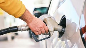 Ilustrasi mengisi bensin di SPBU (Photo by Engin Akyurt on Pexels)