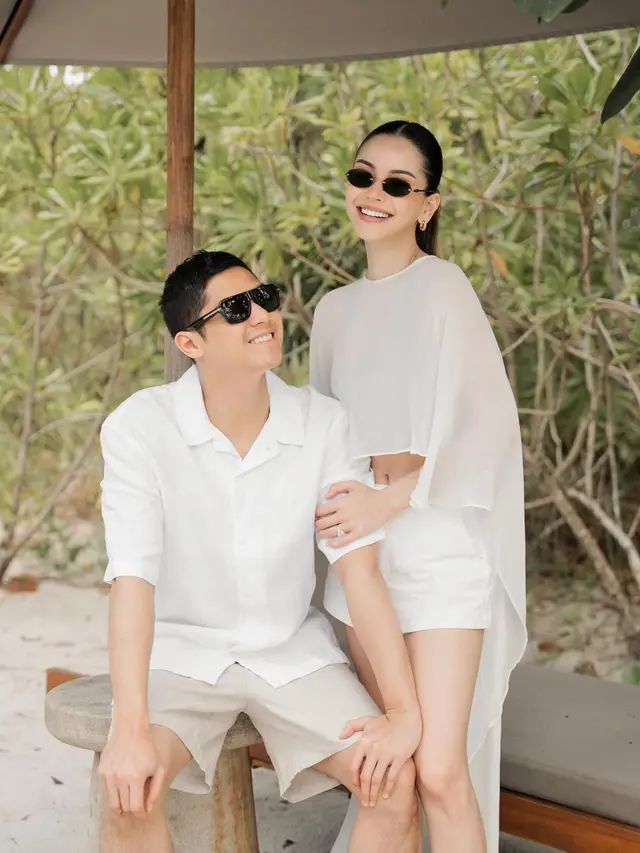 Romantisme Prewedding Alyssa Daguise dan Al Ghazali di Belitung dalam Balutan Resortwear